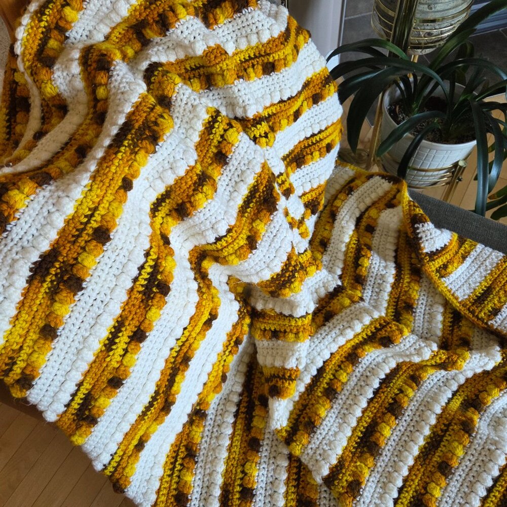 Hand Made Crochet Bohemian Yellow White throw Afghan Blanket long firnges. - Picture 5 of 6